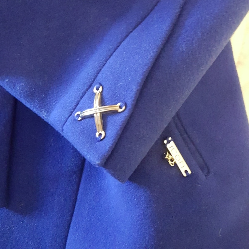 Coat - Picture 3 of 3